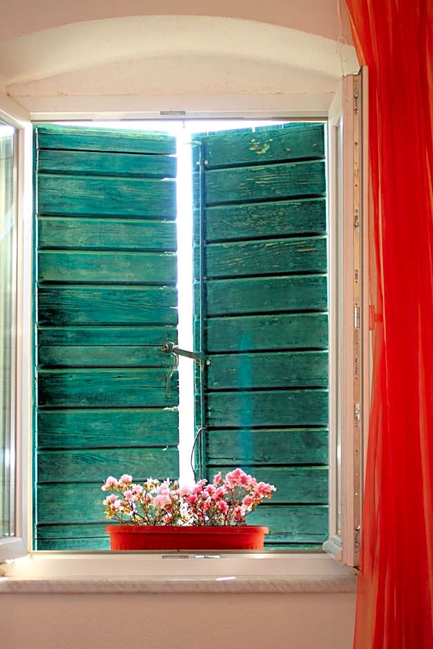 Nirvana Rooms & Apartments