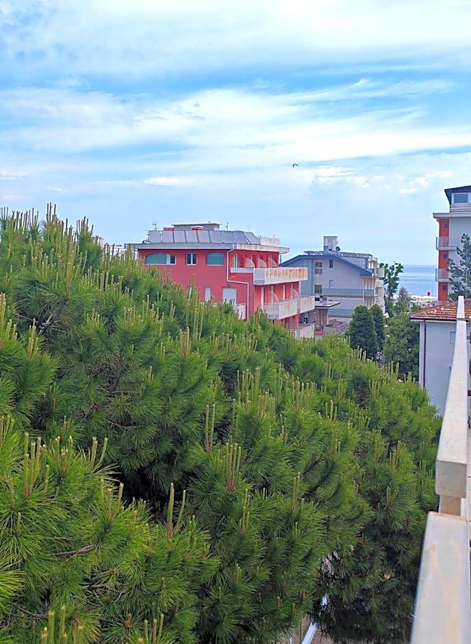 Hotel Etna - Hotel per Coppie e Famiglie con Parcheggio e Spiaggia