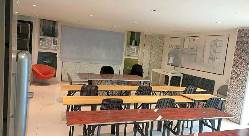 Hotel Rupert A Baler