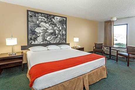 King Room - Second Floor/Non-Smoking