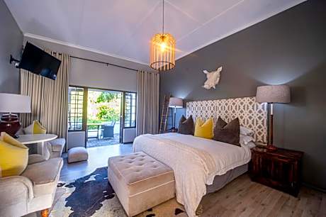 Luxury King or Twin room