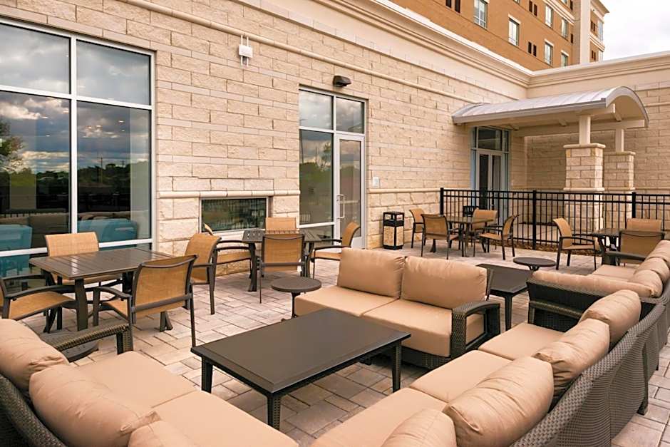 Holiday Inn & Suites Farmington Hills - Detroit NW, an IHG Hotel By IHG
