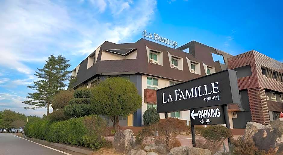 La Famille