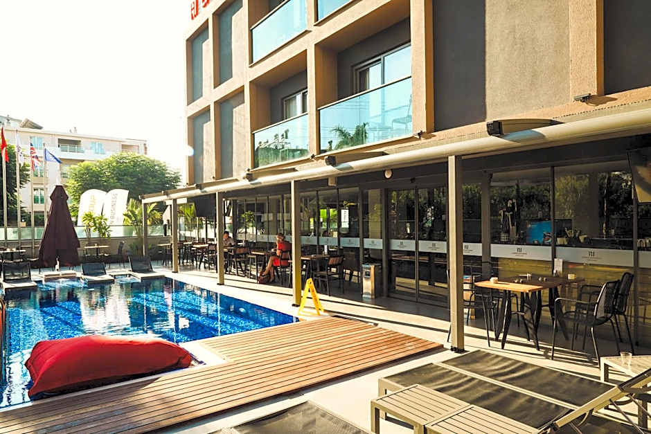 Laren Sea Side Hotel Spa