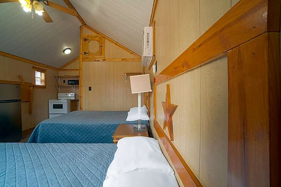 Grand Eagle Ford Lodge & RV Park