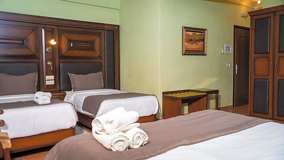 Dellas Boutique Hotel