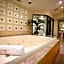 Sybaris Pool Suites Frankfort - Adults Only