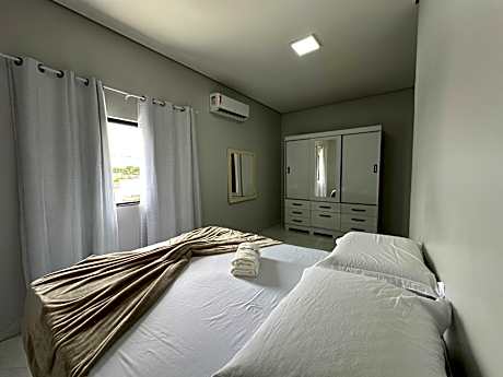 Apartamento completo ate 5 pessoas ou um quarto com sala e cozinha para 2 pessoas