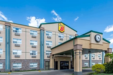 Super 8 by Wyndham Red Deer City Centre