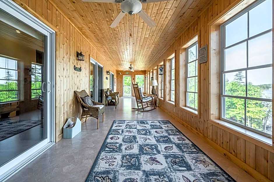 Waterfront W Sauna, Hot Tub & Boat Slip