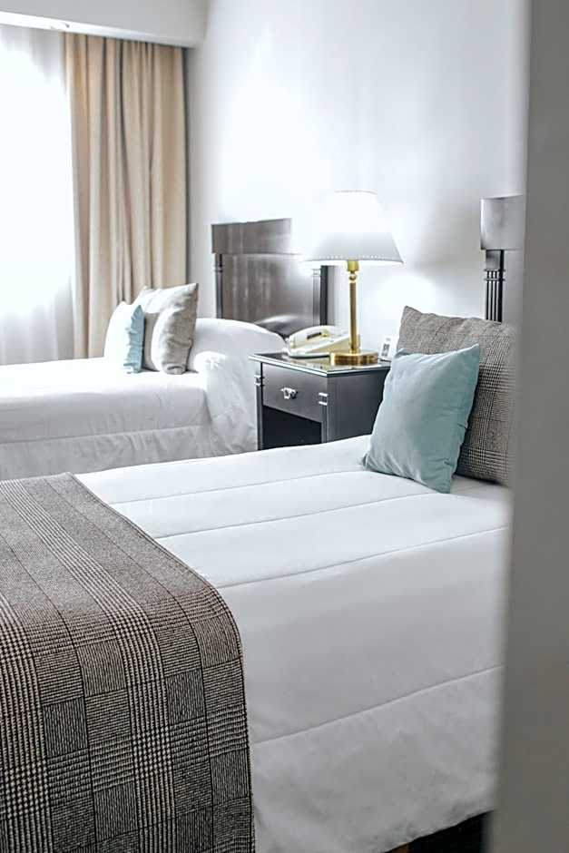 Plaza Real Suites Hotel