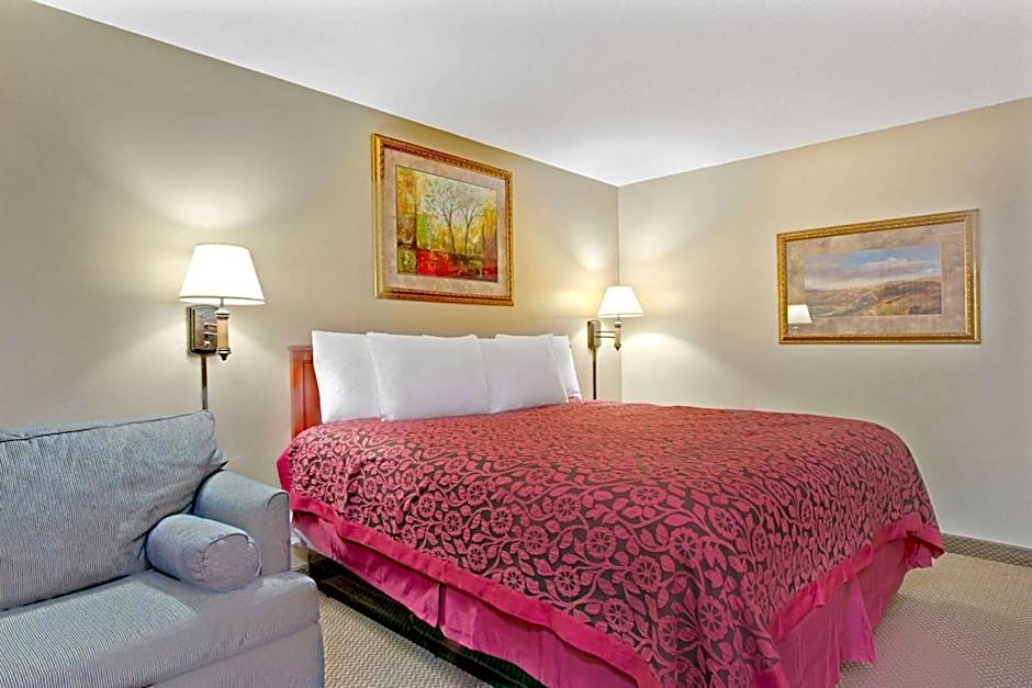 Days Inn by Wyndham St. Louis/Westport MO