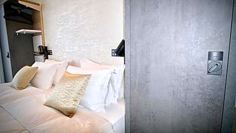 Studio with Mountain View