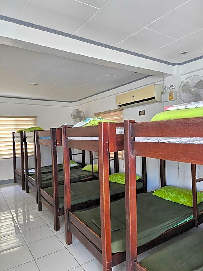 L & M Hearthstones Lodge