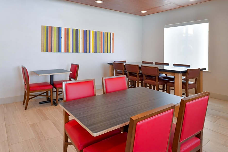 Holiday Inn Express Hotel & Suites Abilene Mall South By IHG