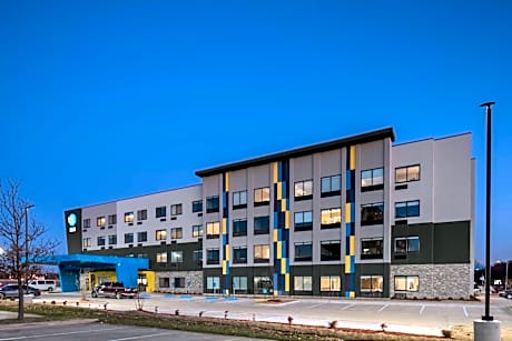 Tru by Hilton Garland, TX