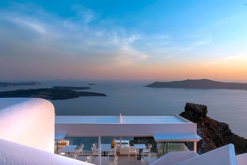 Pearl on the Cliff Hotel & Suites