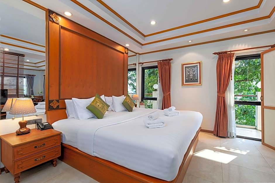 Charlie House Pinklao