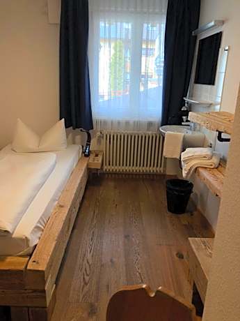 Single Room with Shared Bathroom