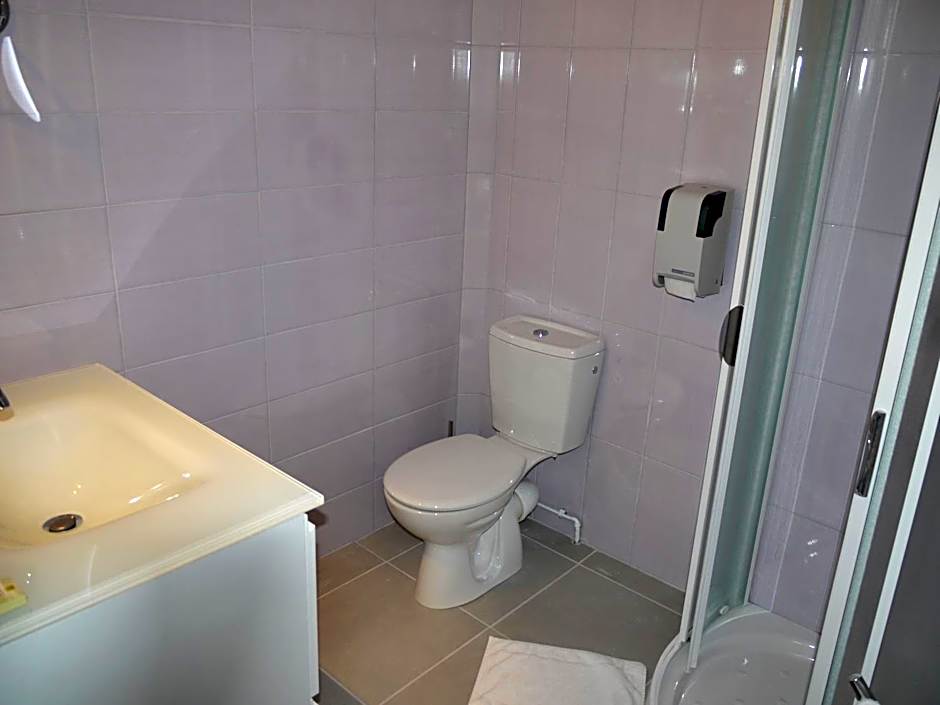 Logis Hotel Des Voyageurs Restaurant La Bonne Tabl'Hay