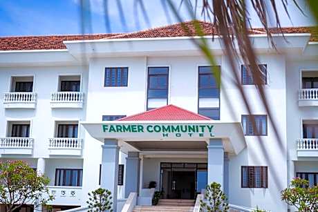 FARMER COMMUNITY HOTEL