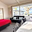 Jack & Di's Waiteti Lakefront Motel