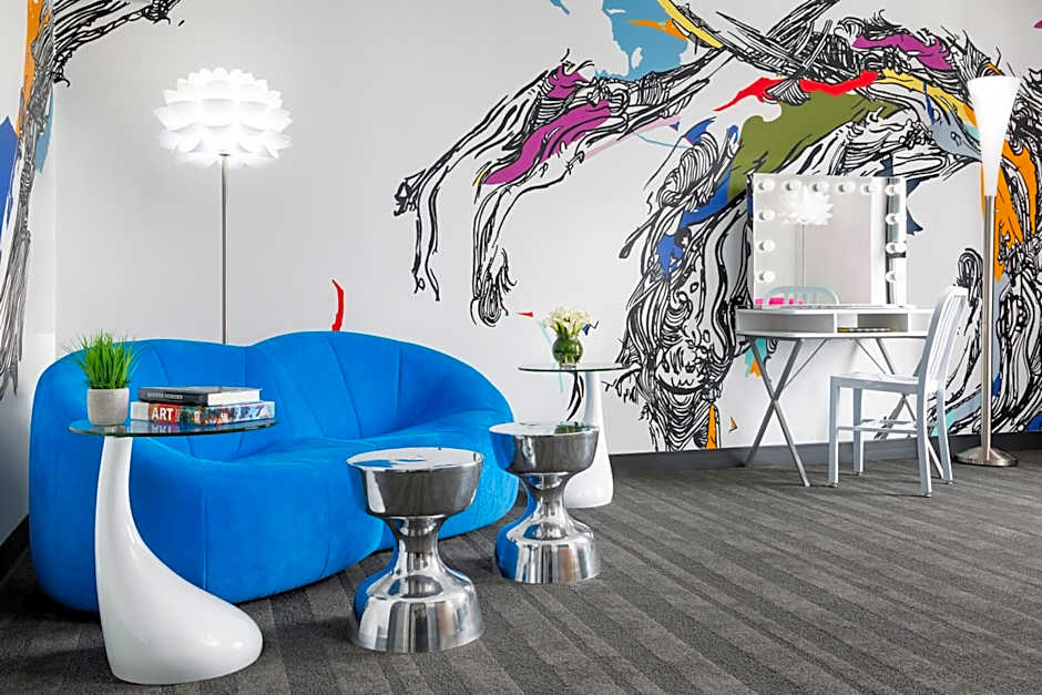 Studio Allston Hotel