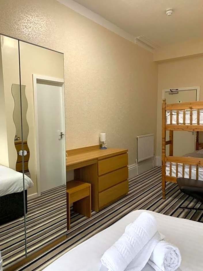 OYO Wave Crest Hotel