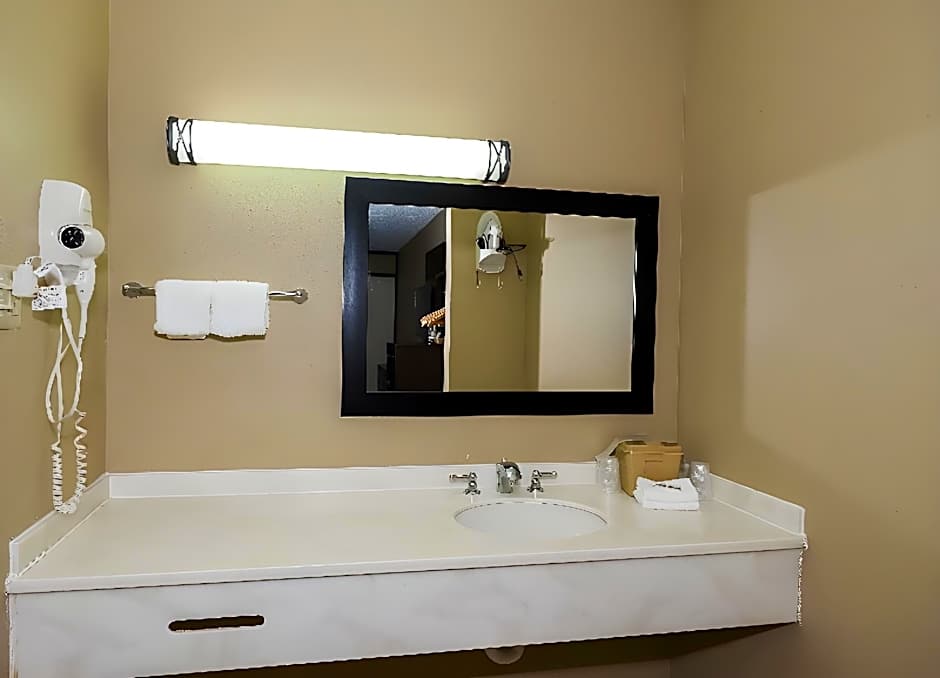 Red Roof Inn Clearfield