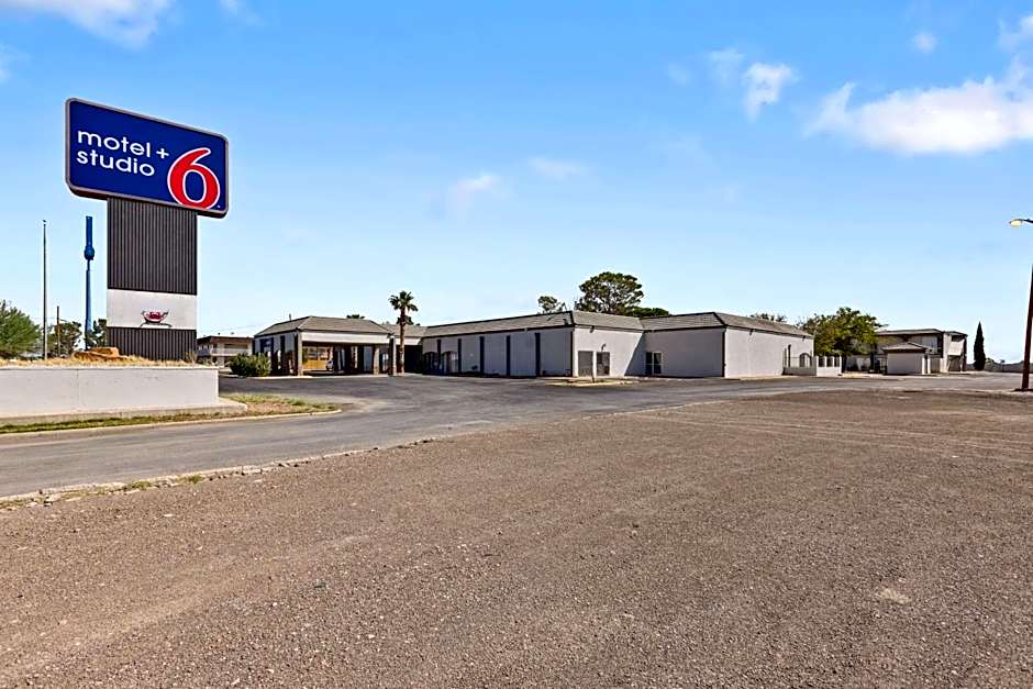 Motel 6 Pecos TX