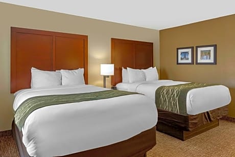 Queen Room with Two Queen Beds - Non-Smoking