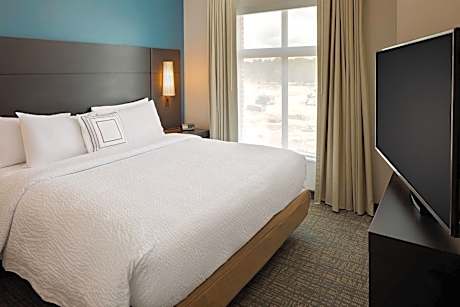 King Studio with Sofa Bed