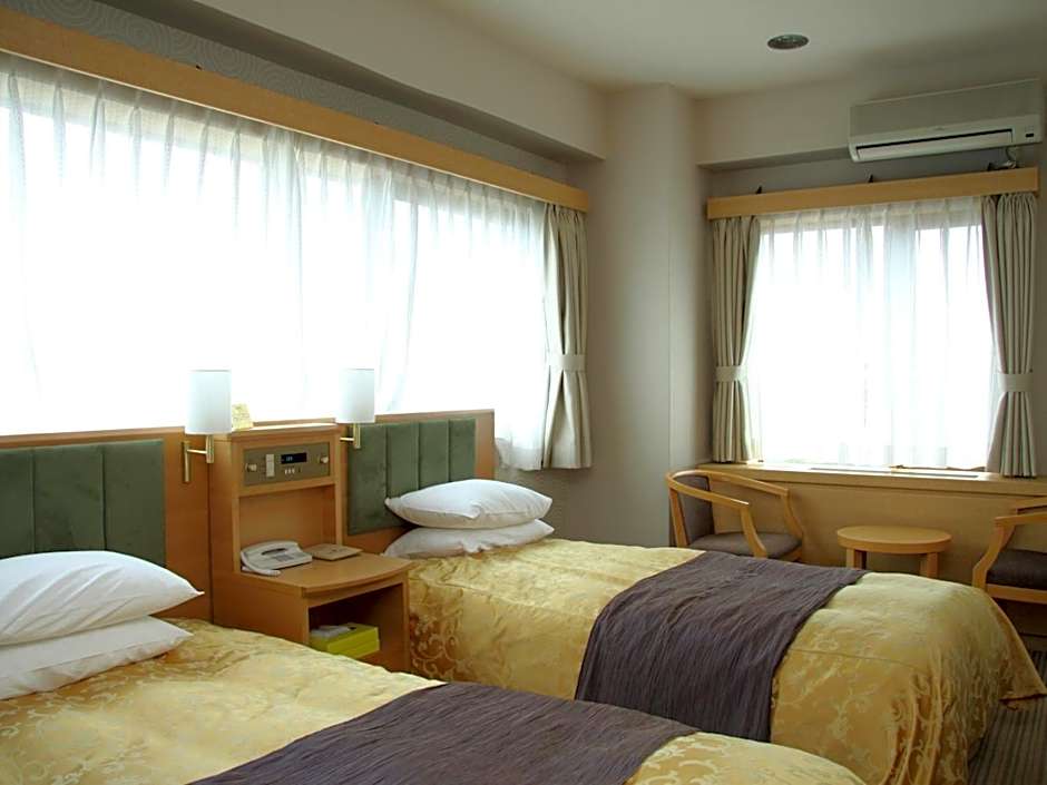 Okazaki New Grand Hotel