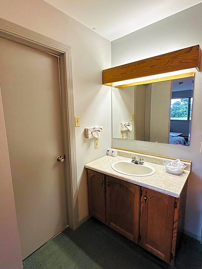 Stiles Motel Hill View