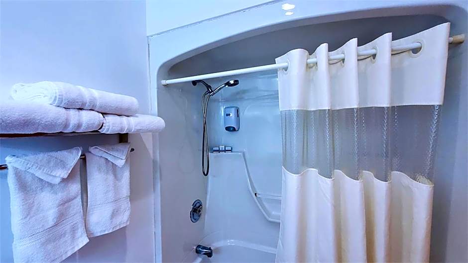 Knights Inn Colonial Fireside Inn