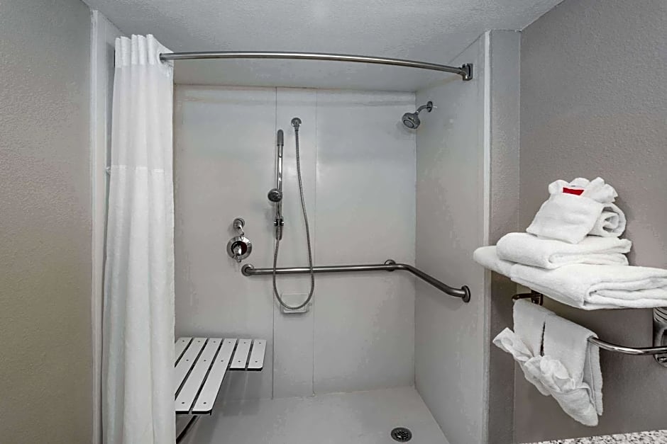 Casa Bella Inn & Suites