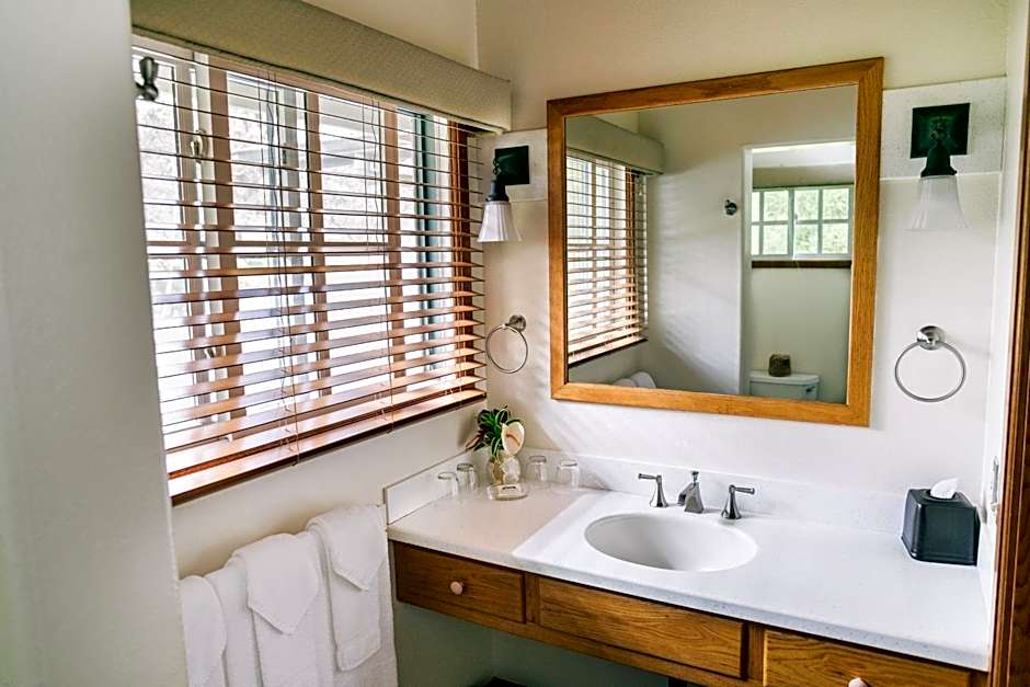 Kilauea Lodge and Restaurant