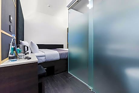 Queen Room (Without Window)