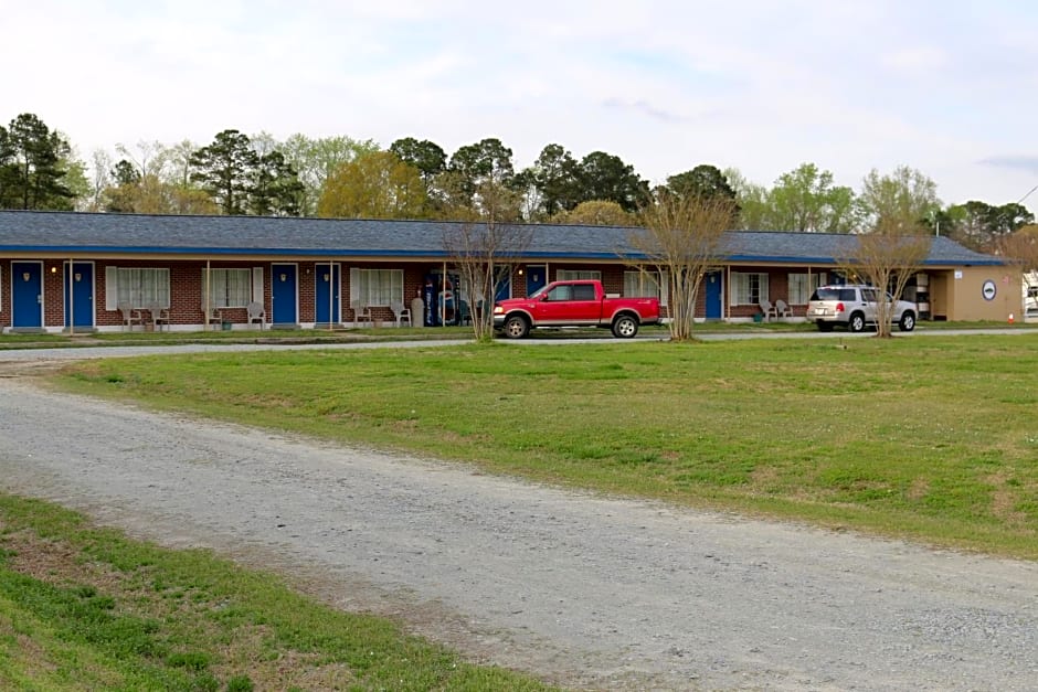 Four Oaks Lodging