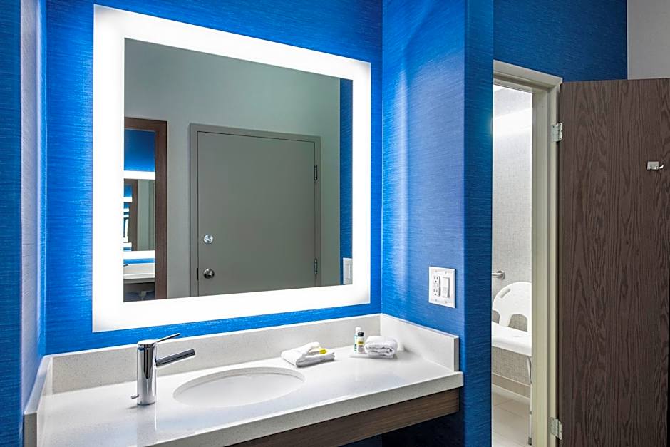 Holiday Inn Express & Suites Saskatoon By IHG