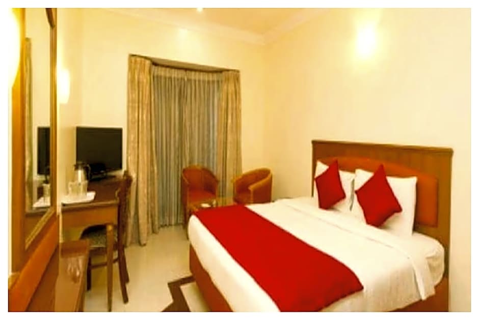 Goroomgo New Ashiyana Palace Near Railway Station Varanasi