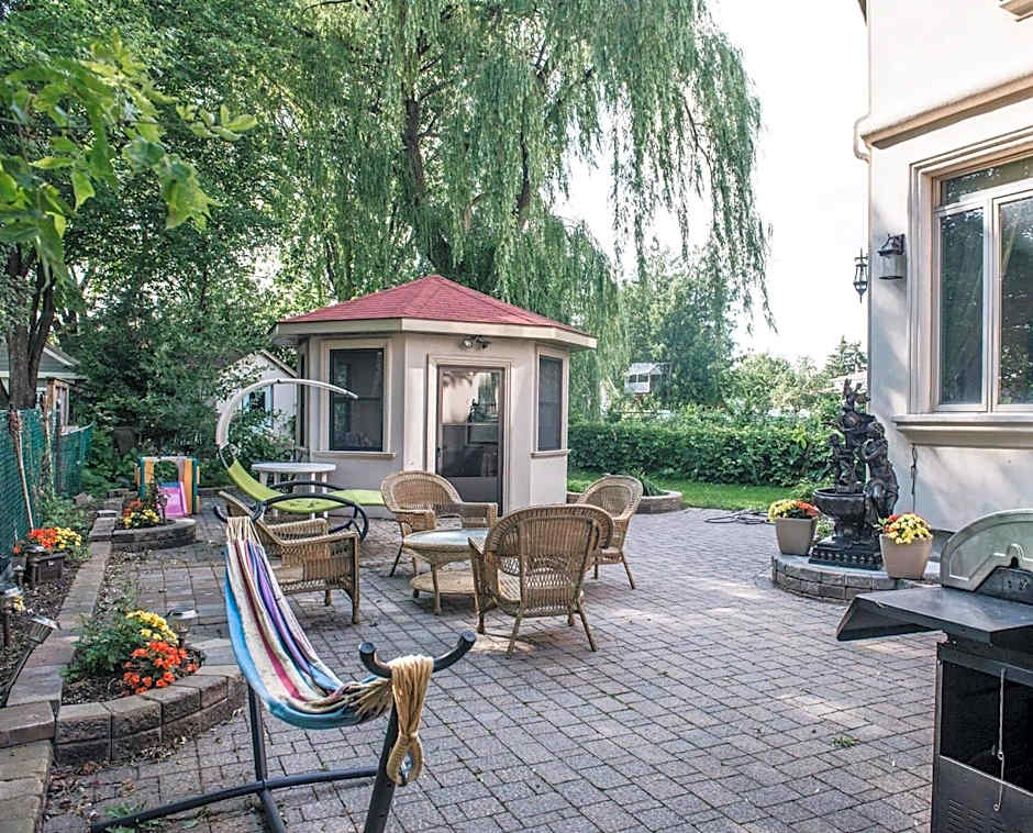 JstLikeHome - Luxury Mansion & Guesthouse