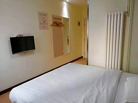 WH - Holiday Theme Room