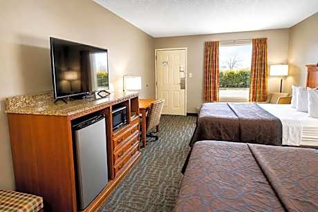 Two-Bedroom Queen Suite with Two Queen Beds - Non-Smoking