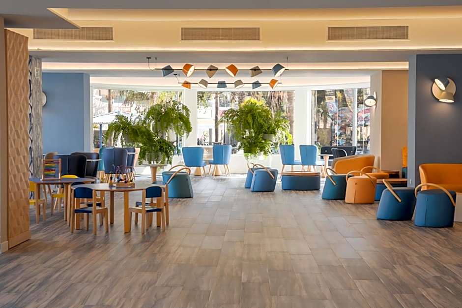 HOVIMA La Pinta Beachfront Family Hotel