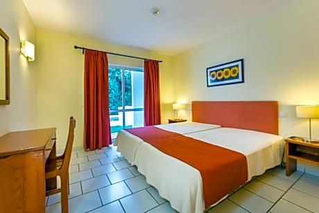 One-Bedroom Apartment (4 Adults)