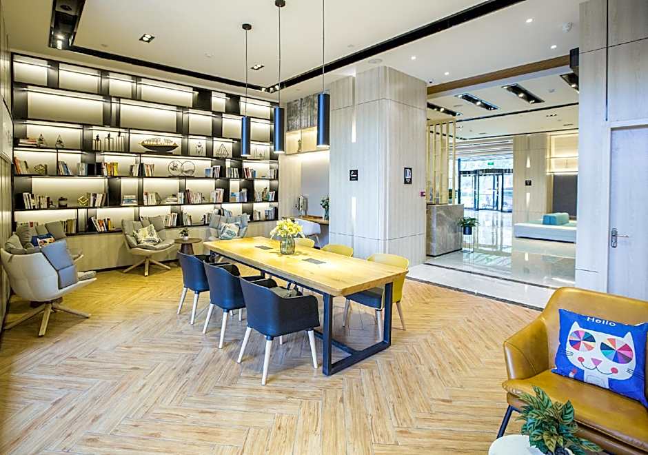 Atour Hotel Zhenjiang Railway Station Nanxu Avenue