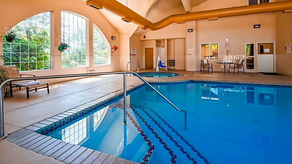 Best Western Plus Caldwell Inn & Suites