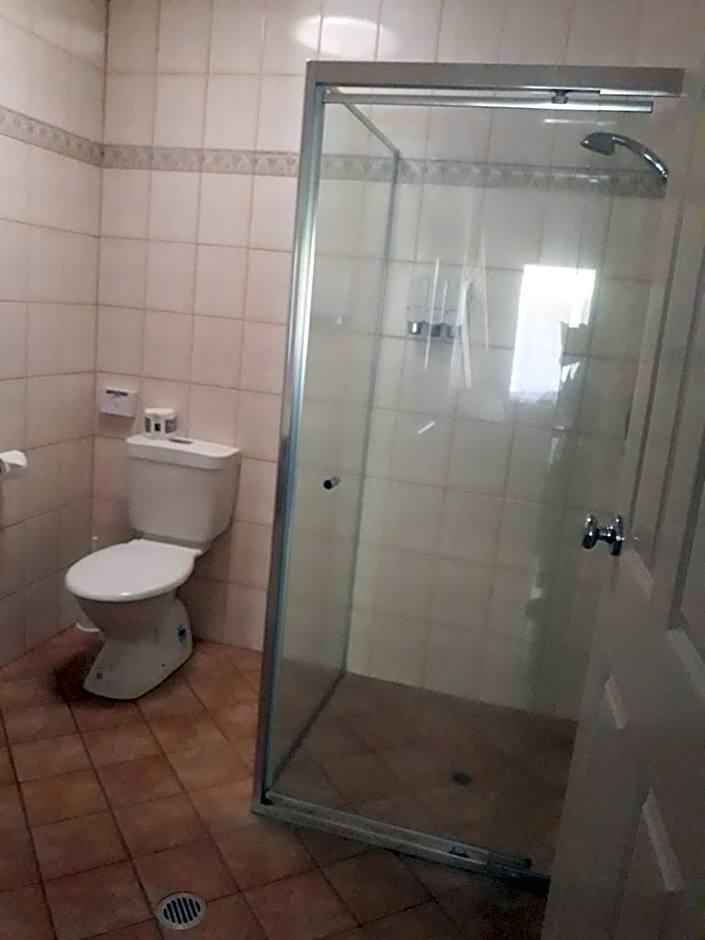 Country Gardens Motor Inn