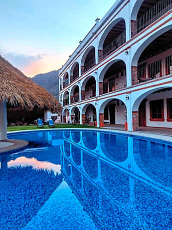 Palacio Del Cobre